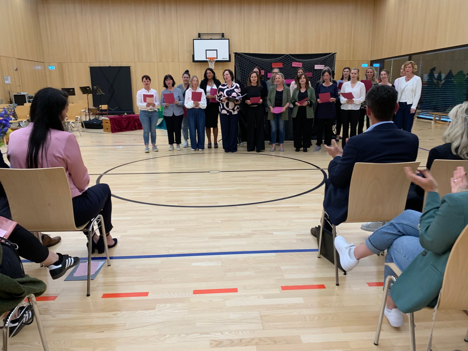 Daria Napolano-Matusek und Bürgermeister Schellinger anlässlich der Amtseinsetzung.