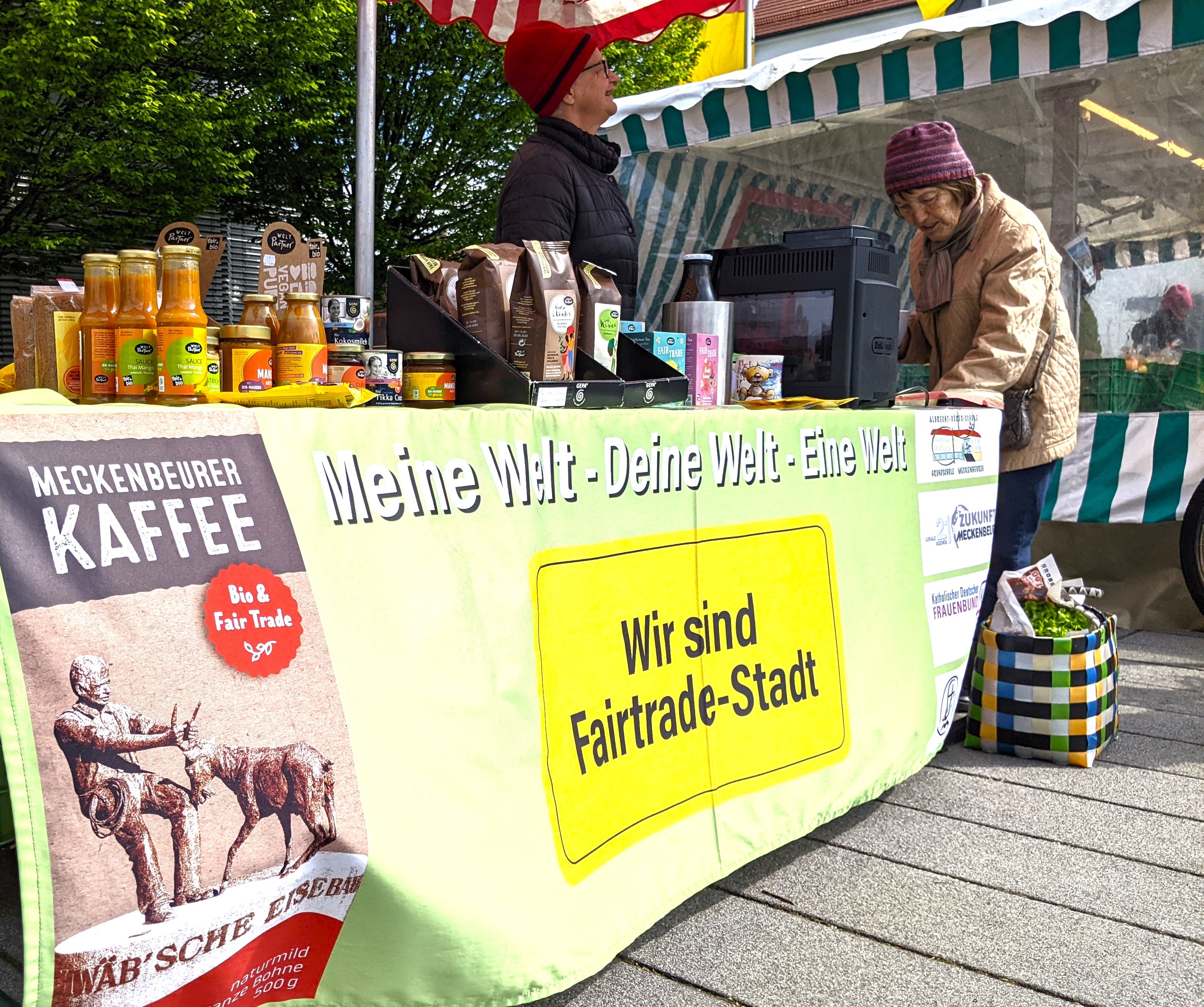 Der Fairtradestand auf dem Wochnenmarkt