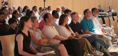 Gäste beim Schuljubiläum unter ihnen die Rektoren der Meckenbeurer Schulen und der Bürgermeister
