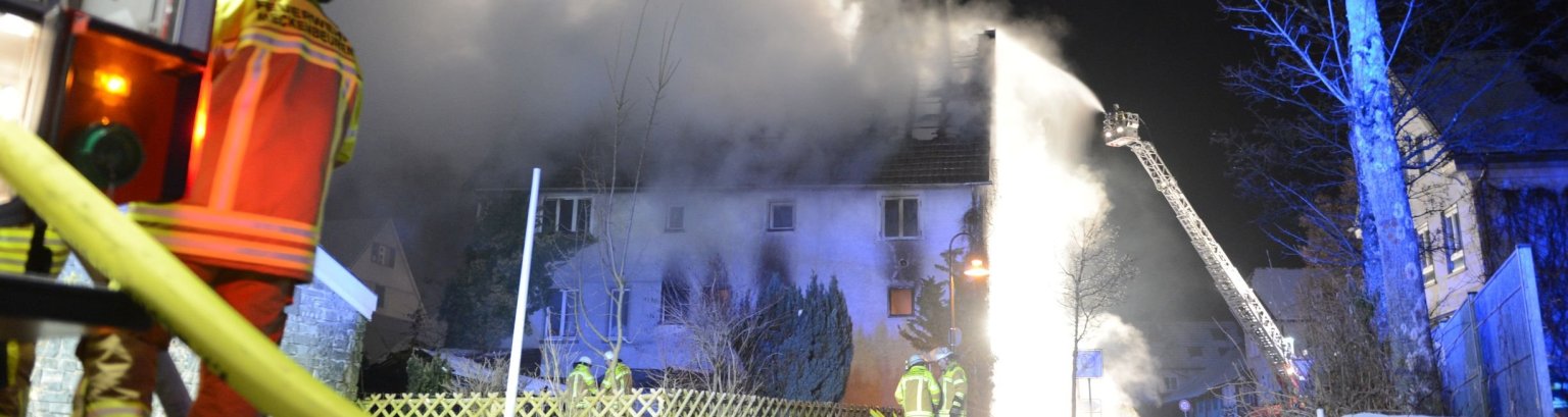 Panorama Meckenbeuren Kirche Alpen.jpg