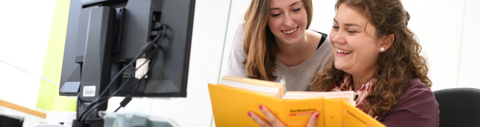 Panorama Meckenbeuren Kirche Alpen.jpg