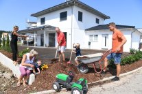 Familie Hausbau Wohnen.jpg